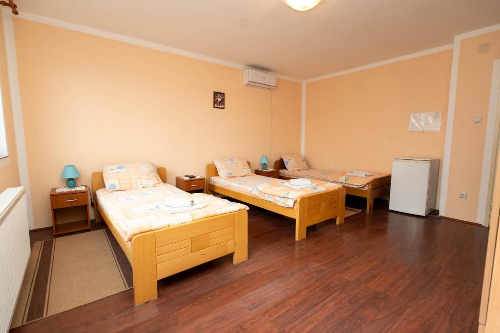 Sobe Joksimović - 4