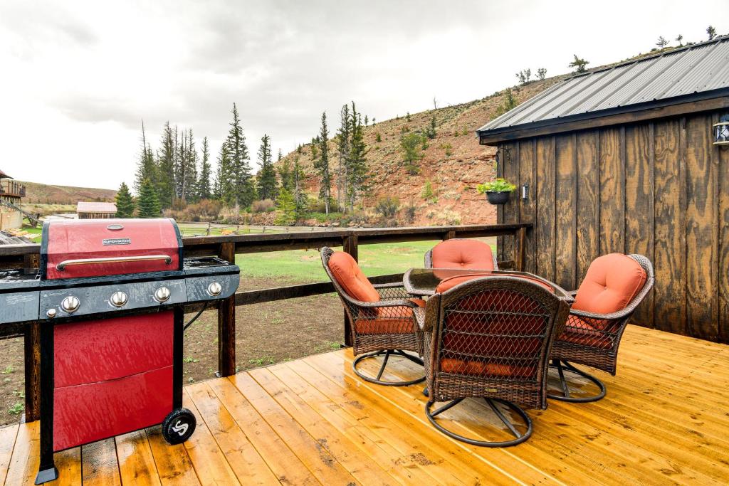 Fishing and Views River Paradise in Dubois!, Dubois