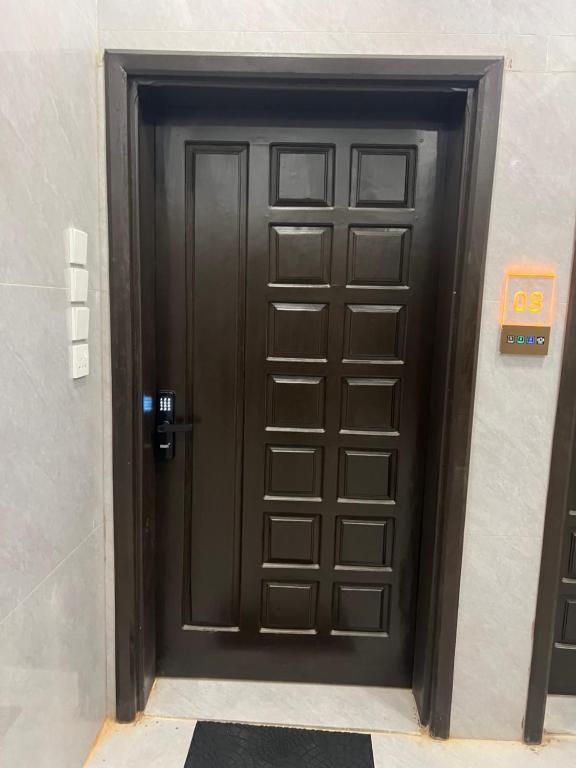 شقة فاخرة بدخول ذاتي, Quai