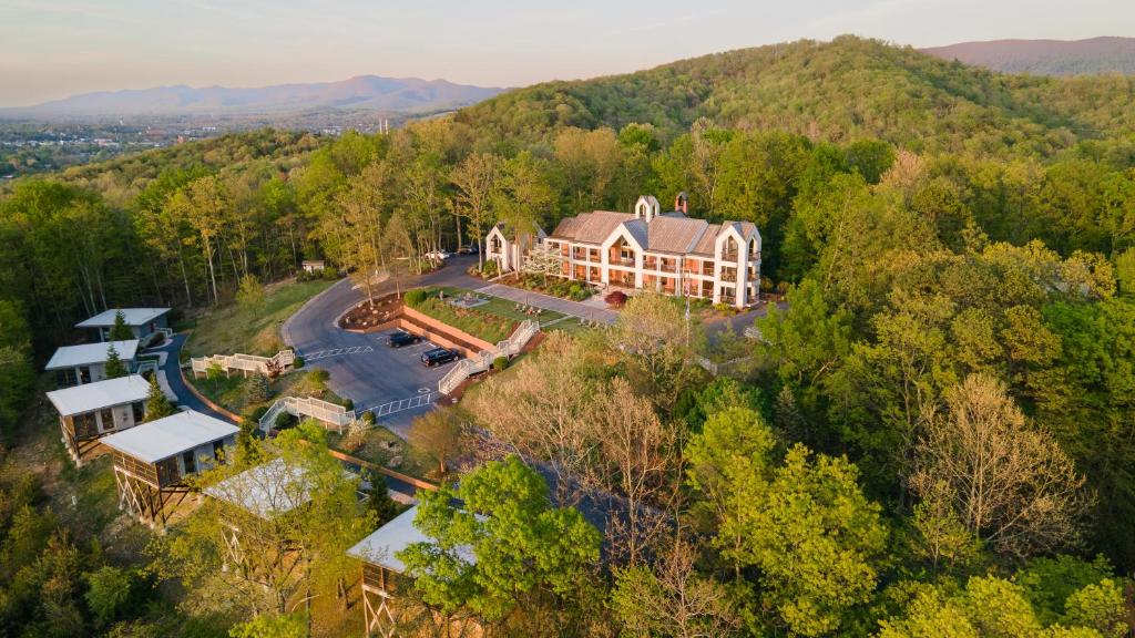 Iris Inn and Cabins, Waynesboro