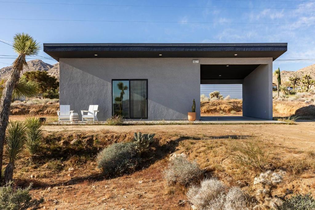 modern casita | Joshua Tree tiny home, Joshua Tree