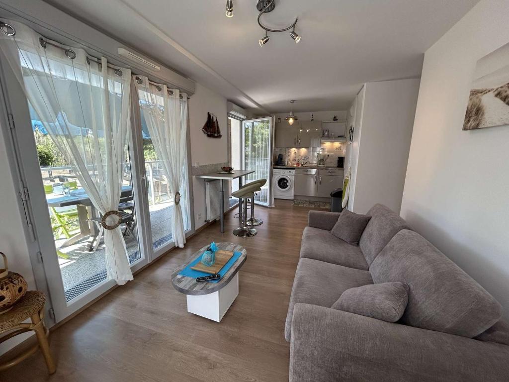 Appartement moderne 2 pièces, 4 couchages, terrasse et parking sécurisé à Saint-Jean-de-Monts - FR-1-224C-351 - 2