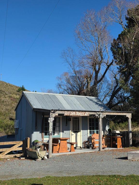 Jack Daniels Rest Gateway to Tekapo and the MacKenzie District, Burkes Pass