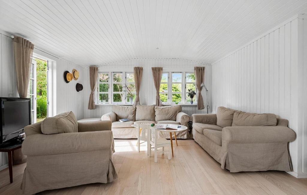 Cozy Home In Nykøbing Sj With Wifi, Nakke