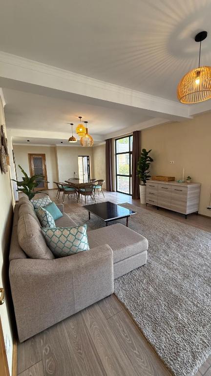 Cottage in Asia Palace, Chon-Sary-Oy