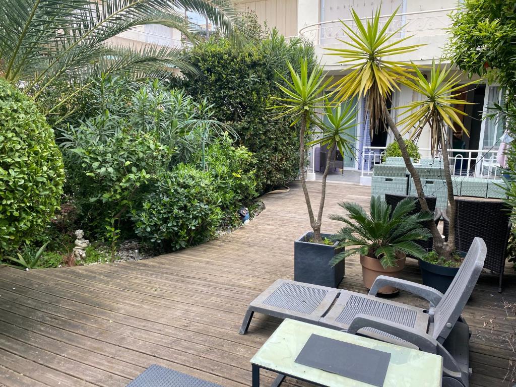 Stylish Cannes Apartment,only 60m to Sandy Beach, Privat 80m2 Garden, Central Location - 3