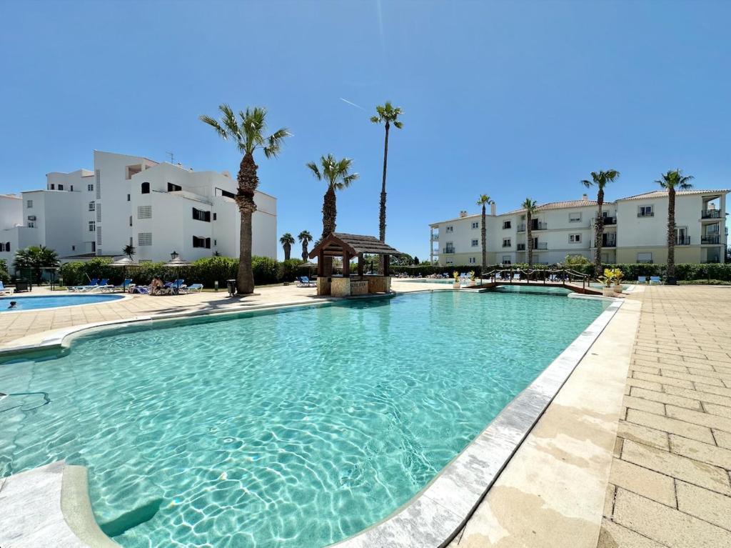 Apt EE - with pool and garden, Portimão