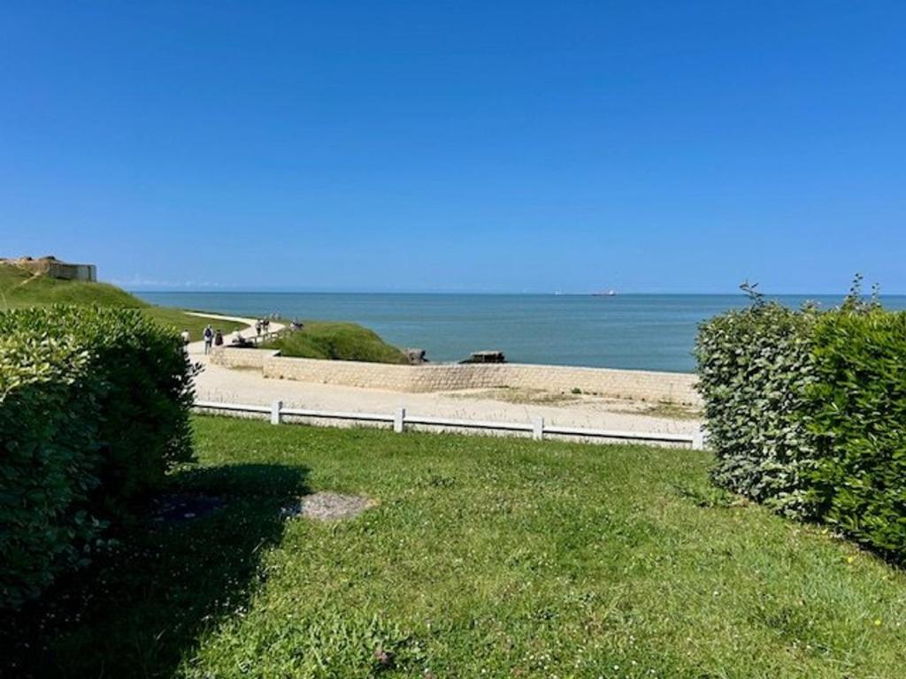 Appartement en bord de mer avec jardin, parking et animaux acceptés à Royan - FR-1-494-63 - 2