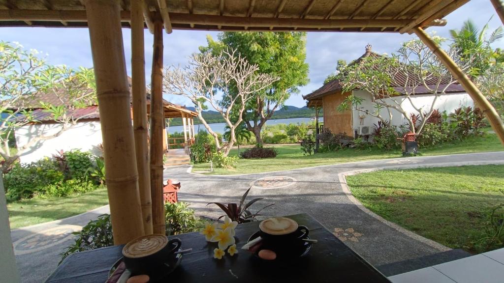 Pasir Putih Cottage - Menjangan, Banyuwedang