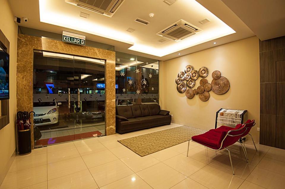 Seven Hotel
