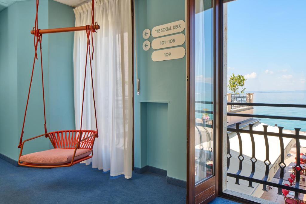 La Vista Postcard Hotel - 5