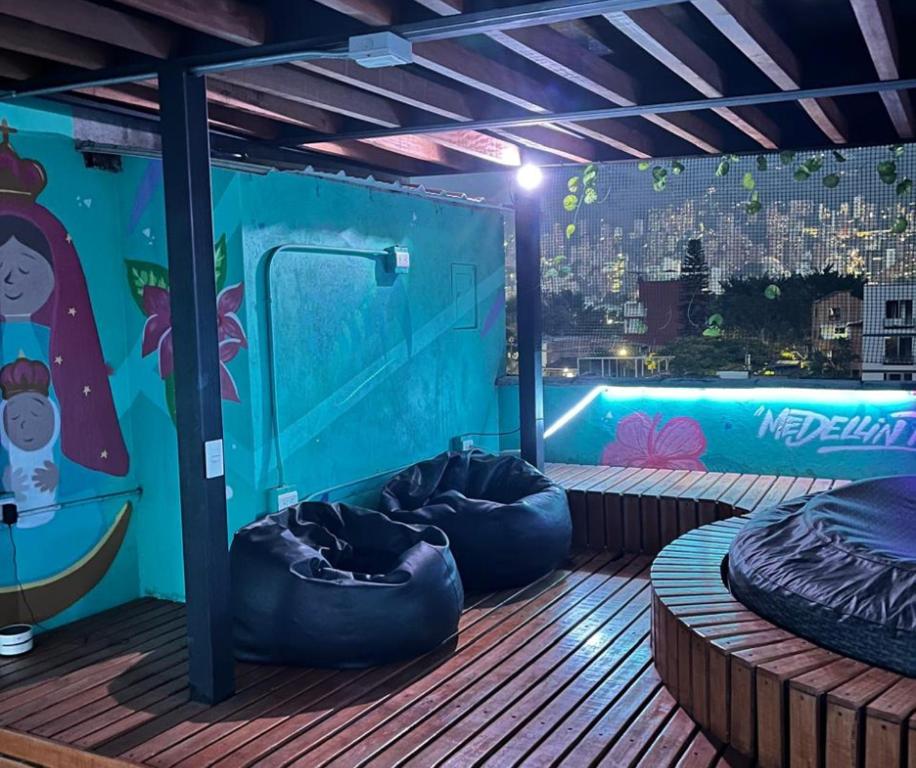 Local Gem with Terrace, Near Provenza - 4