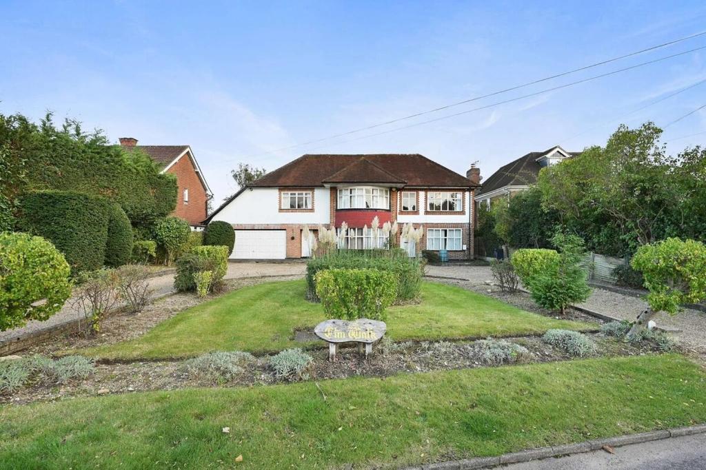 6-Beds, Private Road, Beautiful Garden, Ickenham