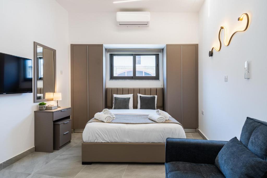 Le Bandit Studio, Larnaka