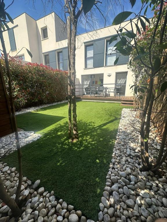 Maison indépendante avec jardin dans résidence proche de la plage - 2