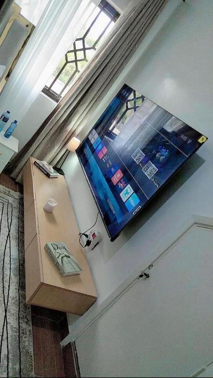 Studio o76,89,76, 73, two, Kisumu