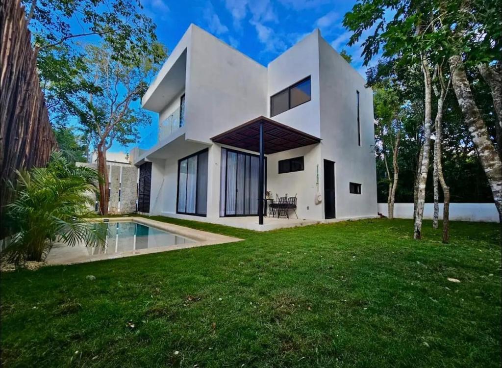 Beatiful House 3BR private pool Gated community, Chacalal