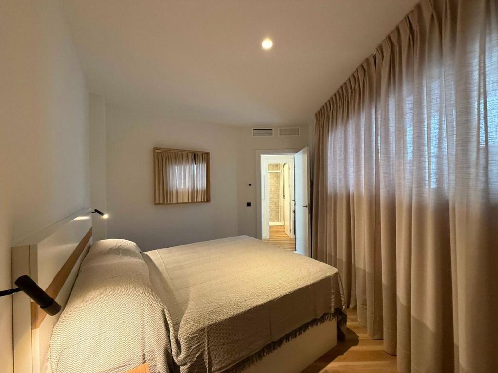 Luxury one bed apartment & pool - 5