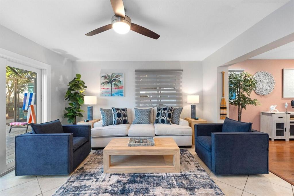 6BR-Min to Beach-Htd Salt Pool-Lounge-Dining-Games, Seminole