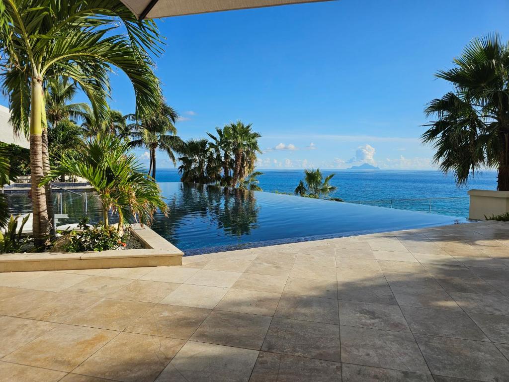 The Cliff Sint Maarten Heaven, Cupecoy