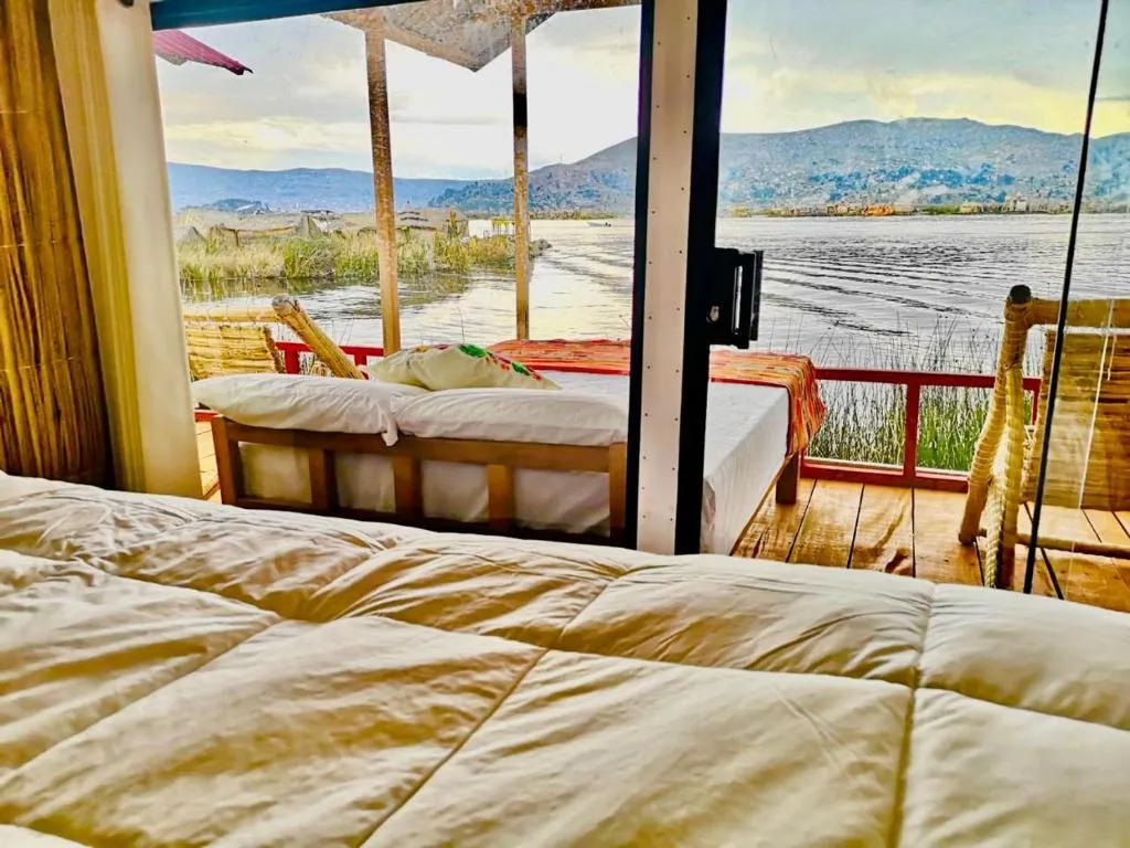 Uros Marca Lodge, hotel in Puno