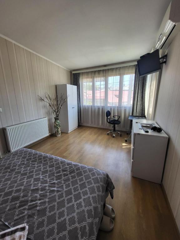 Hawk's Nest, Tbilisi