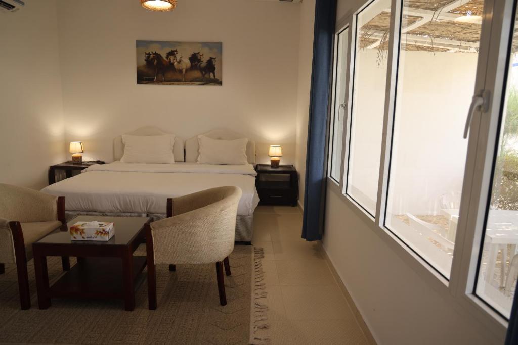 Al-Ashkhara Beach Resort منتجع شاطئ الأشخرة