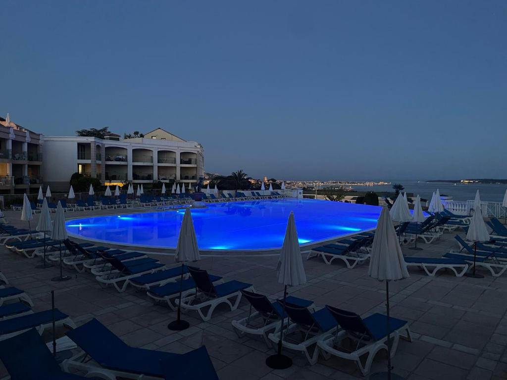 Résidence de charme avec piscine à débordement - 1