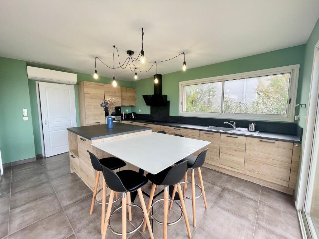 PGH N44 - Grand Duplex Vue Mer, 50 m de la plage, La Grande Motte