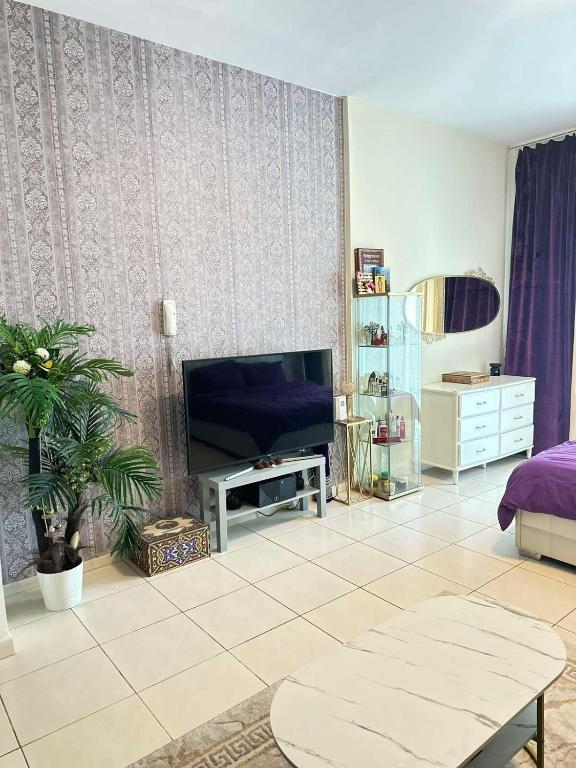Tranquil & Elegant Studio in Dubai Sports City, Dubaï