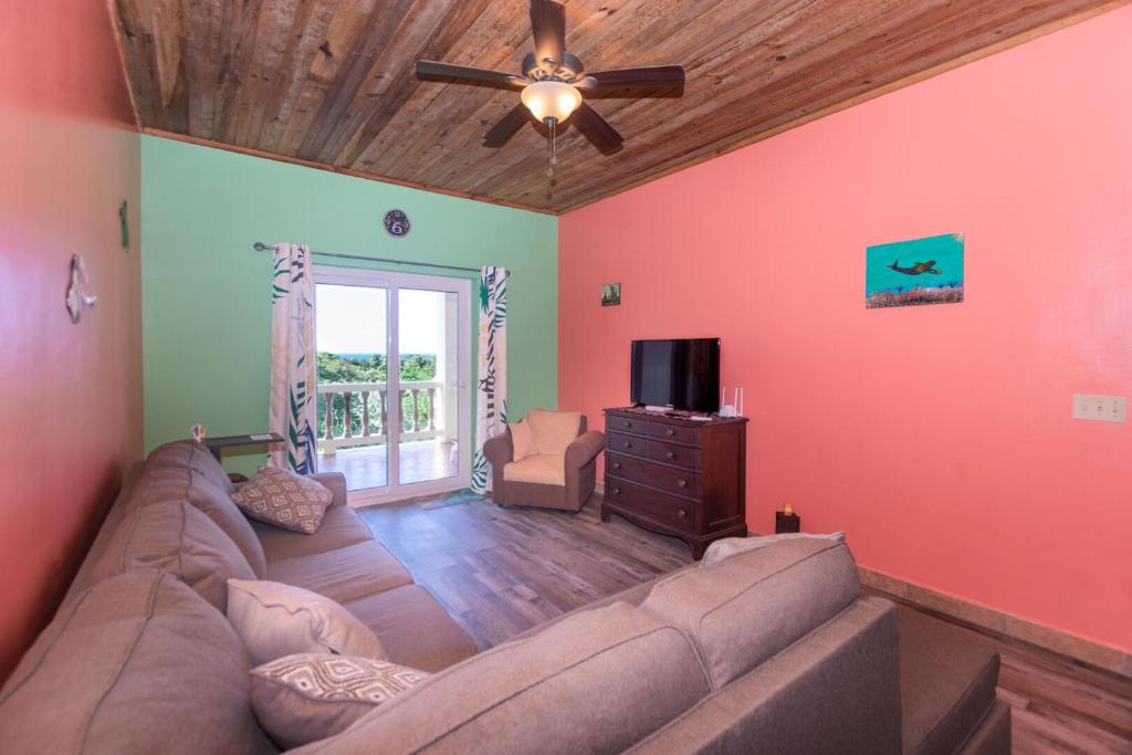 Ocean View at Sunset Villas in West End, Roatan