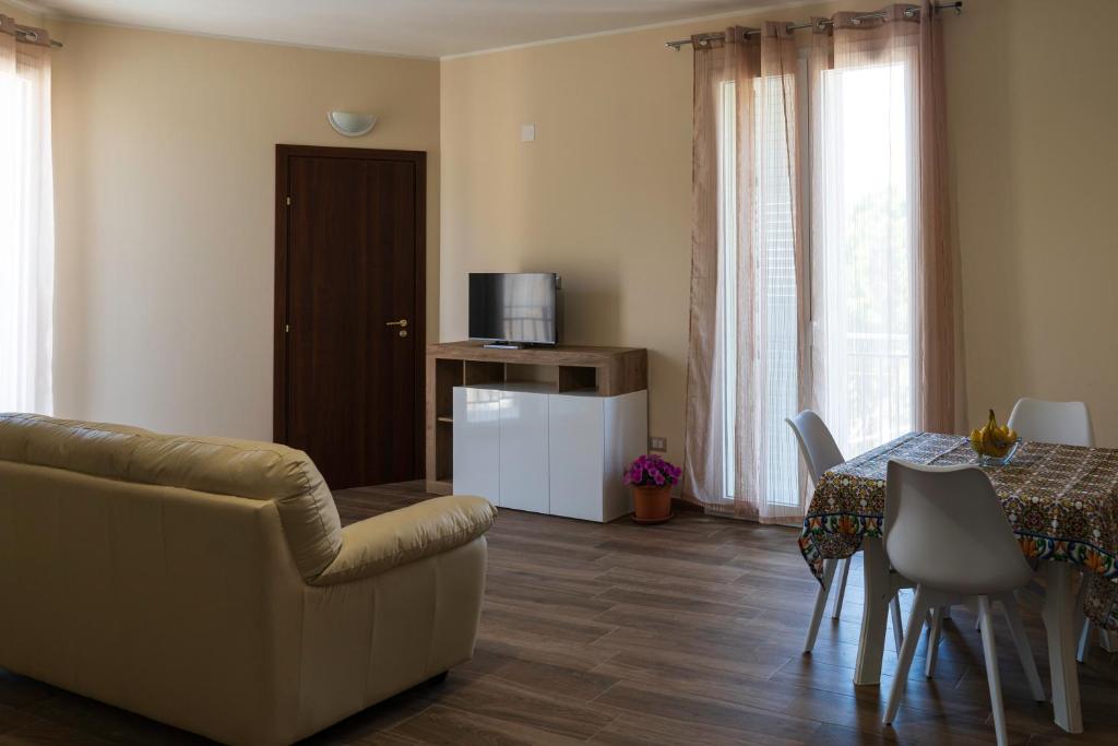 Limpiados Housing, Licata