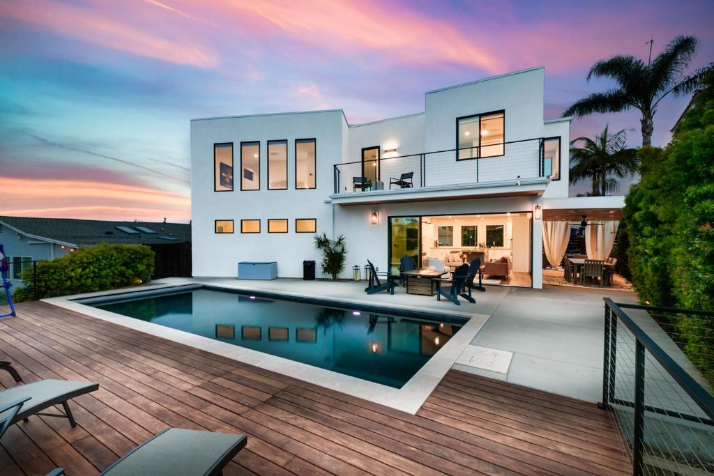 Luxury Pool Haven Scenic Views and Summer Fireworks, San Diego