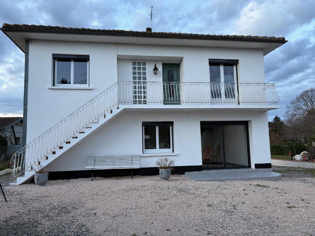 Coin paisible, Bordes