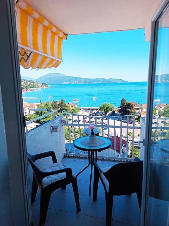 Zevs Apartmani 1, Igalo