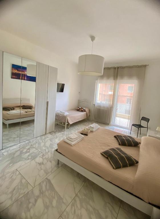 Ennio Rooms, Bari