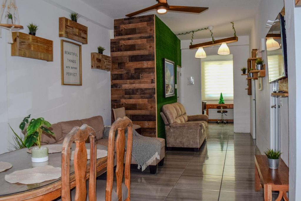 VSS Rustic in Arecibo - Stylish & Relaxing Escape Near Beaches, Arecibo