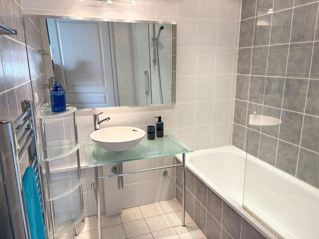 T3 vue mer, 2 chambres, piscine, terrasse, parking public gratuit à 150m - 2