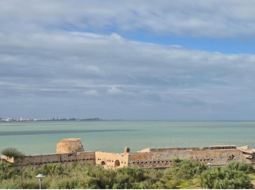 Santa Catalina primera línea de mar con vistas a Cádiz - 4