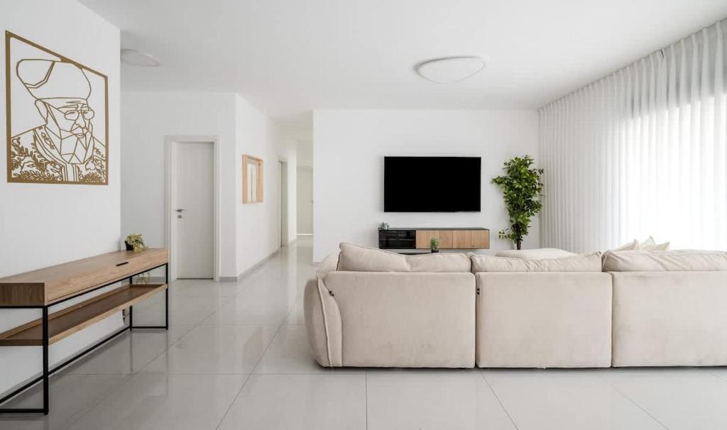 Cozy & spacious 4BR with jacuzzi, Qiryat Ata