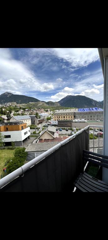 Appt rénové - Balcon montagne - 400m télécabine - Briançon - 1