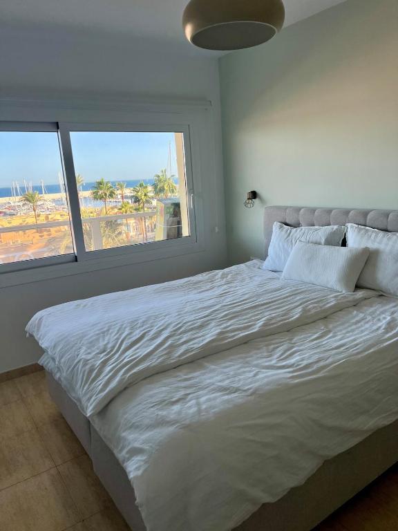 Newly Renovated City & Beach Apartment - 5