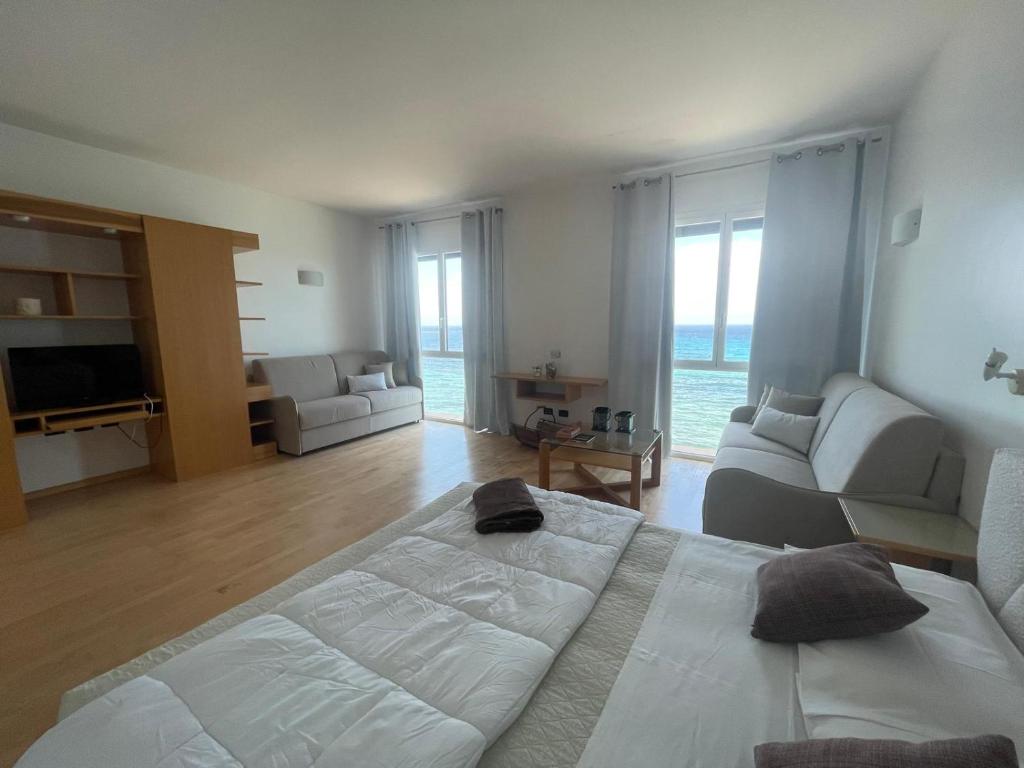 Garibaldi Sea Suites - 2
