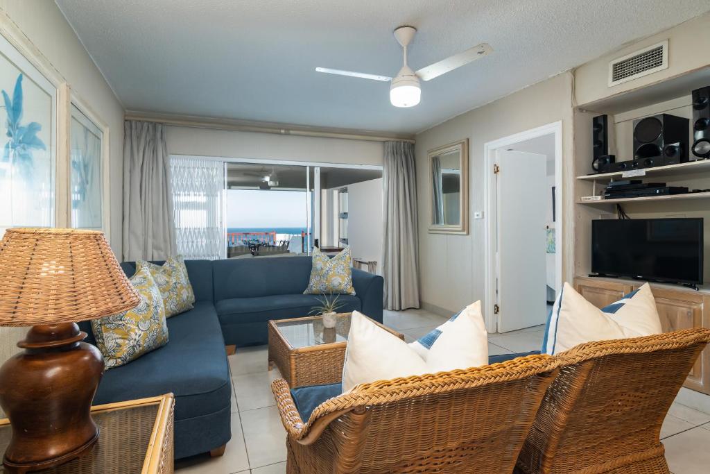 Skiathos 8 - FAMILY ONLY - Max 6 adults and 2 children, Ballito