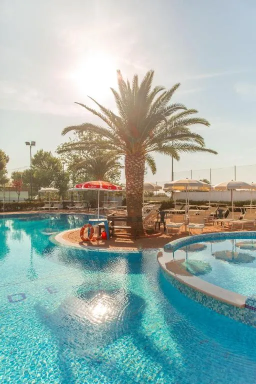 Residence Camping Atlantide, hotel in Faccia di Trippa