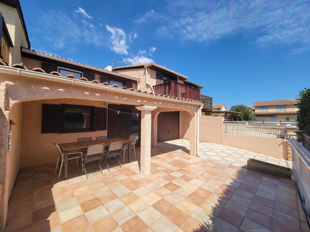 Domaine de vacances 600m de la plage villa climatisee 3 chambres 6 couchages terrasse WIFI animations et piscines en supplement LRPDSD7 - 2