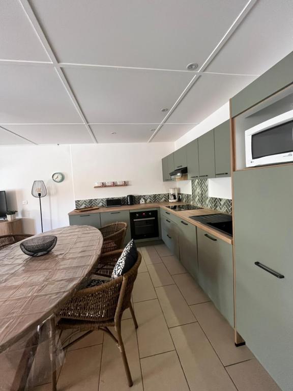 Domaine de vacances 600m de la plage villa climatisee 3 chambres 6 couchages terrasse WIFI animations et piscines en supplement LRPDSD7 - 5