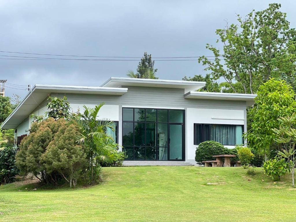 บ้านสวนจันทร์เจ้า, Wang Nam Khieo