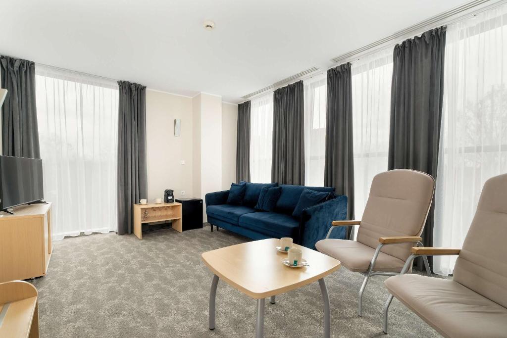 Functional Apartments with AC Lechicka Very Berry by Noclegi Renters, Poznań