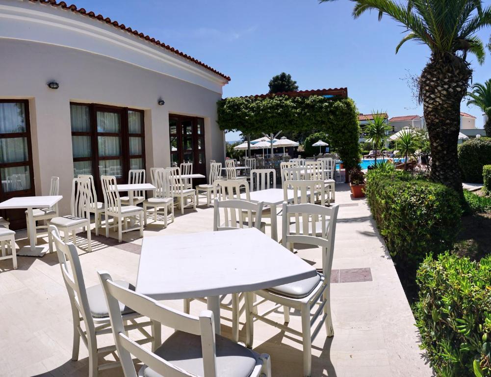 Pasiphae Hotel — Restaurant & bars in Skala Kallonis, North Aegean
